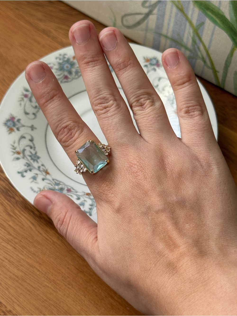 Gold Tone Cocktail Ring Aqua Rectangle Stone Prong Set w/ Accent Stones Size 8